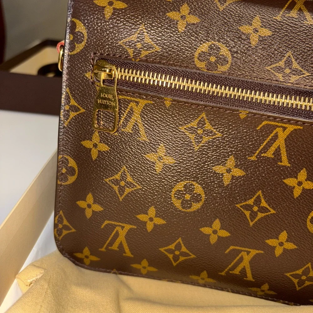 Louis Vuitton Monogram pochette metis - Picture 5 of 17